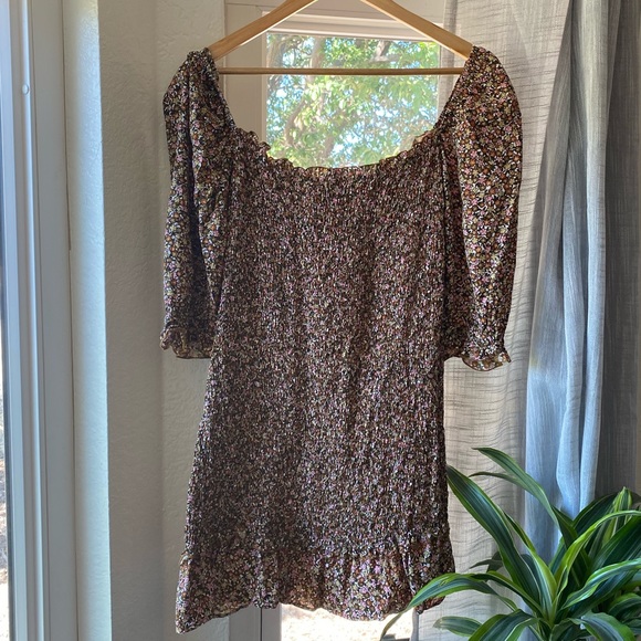 Faithfull the Brand Shirred Floral Dress Size 8 Large - Picture 3 of 11